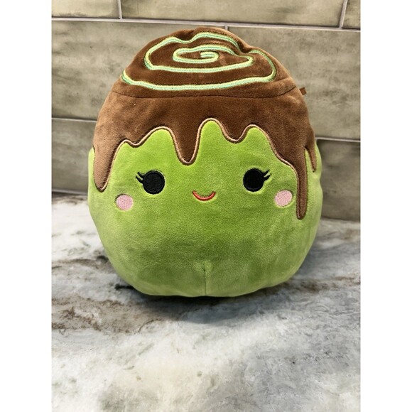 Squishmallows 8" Malta The Matcha Cinnamon Roll  Green Chocolate - Picture 1 of 7